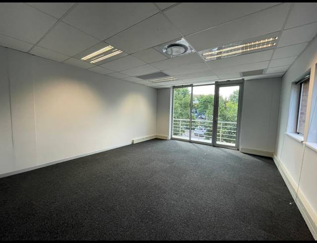 658M² OFFICE TO LET IN BRYANSTON
